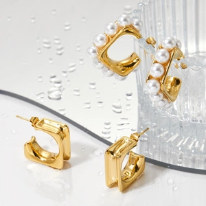 Polished gold-plated C-shape hoop earrings and pearl inlaid square earrings for women