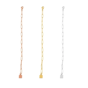 Detailed comparison of paperclip chains in rose gold, gold, and silver finishes with clasps