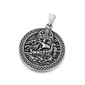 Pendentif Viking nordique en acier inoxydable avec navire et relief de guerrier Odin