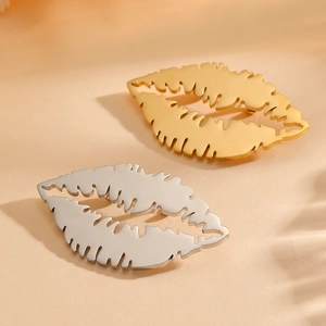 Lippenform Brosche Edelstahl Hohl Anzug Reversnadel Minimalistischer Schmuck Für Herren Damen