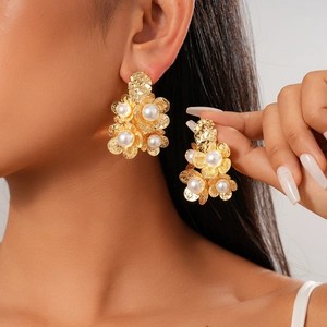 Flower Artificial Pearl Stud Earrings Hammered Texture Vintage Jewelry With 925 Sterling Silver Earring Post
