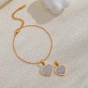 Exquisite 18k gold plated stainless steel heart pendant bracelet with micro-pave zircons