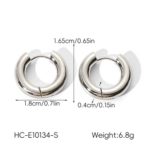 Dimensions et détails du poids pour boucles d'oreilles cœur géométriques en acier argenté