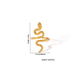 Detailed dimensions and weight specifications of the gold snake-shaped titanium steel ring