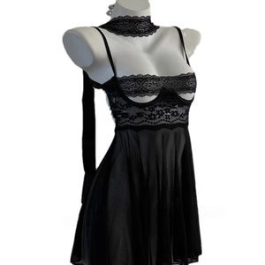 Set lingerie nera sexy con babydoll in rete trasparente e girocollo coordinato