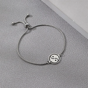 Adjustable stainless steel Yin Yang bracelet with box chain and polished silver finish