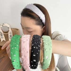 Elegant Wide Sponge Headband Fabric Hair Band With Hollow Heart Cutout For Women High Top Style