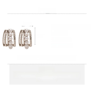 Specifiche dettagliate per orecchini a lobo multistrato a forma di C con strass e perle