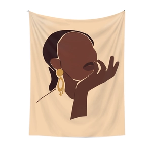 Detailansicht des minimalistischen Wandteppichs mit abstrakter Silhouette einer schwarzen Frau