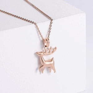 Reindeer Pendant Necklace 304 Stainless Steel Elegant 3D Deer Shape Rose Gold Plated Minimalist Jewelry For Women