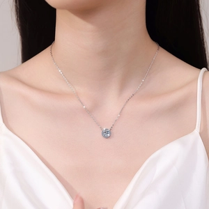 Elegante collana in argento sterling S925 con ciondolo in moissanite rotonda da 1 carato