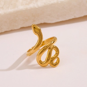 Bague serpent dorée chic en acier inoxydable style punk avec design ajustable