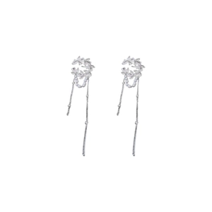 Boucles d'oreilles clips feuilles en argent avec zircons et longues franges de perles