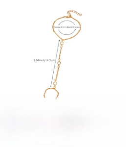 Detailed size specifications for scorpion finger bracelet showing length and weight details