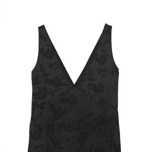 Robe longue noire sans manches à col en V avec texture jacquard florale élégante