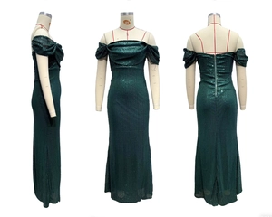 Vue triple d'une robe sirène à paillettes vert foncé avec épaules dénudées sur mannequin