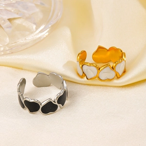 Adjustable black and white heart enamel rings in gold and silver stainless steel