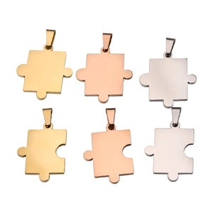 Pendentifs puzzle en acier inoxydable poli en finitions or, or rose et argenté brillant