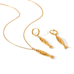 Parure bijoux en acier inoxydable doré 18k avec collier et boucles d'oreilles poisson