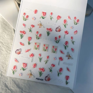 3D-Relief-Nagelaufkleber mit roten Tulpen, Schmetterlingen und eleganten Blumenmustern