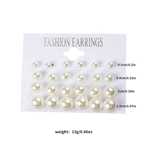 Detailed size guide of pearl stud earrings set ranging from 5mm to 12mm diameters