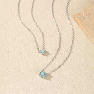 Elegante S925 Sterlingsilber-Halsketten mit hellblauen Kristallen im Rosenschliff