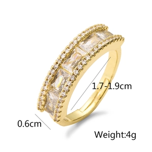 Detail showing irregular gold ring width of 0.6cm and adjustable inner diameter size