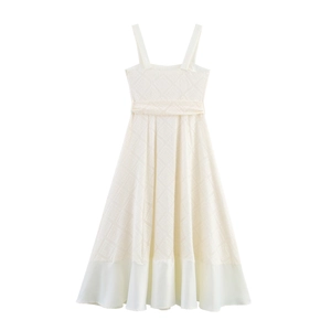 Robe longue blanche élégante en dentelle française avec motif jacquard et taille nouée