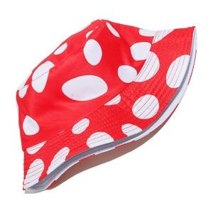 Bob réversible rouge à motif champignon avec pois blancs pour protection solaire extérieure