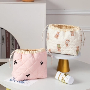 Quilted drawstring cosmetic bags with bow embroidery and vintage bear pattern