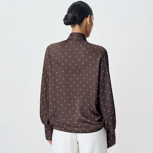 Chemisier marron élégant pour femme à pois avec manches longues et col montant
