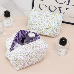 Quilted Cotton Floral Makeup Bag Large Capacity Travel Toiletry Wash Bag Portable Cosmetic Organizer For Women Fresh Style