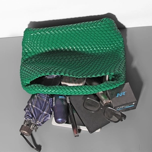 Green woven bucket bag with large capacity storage for daily essentials and cosmetics