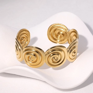 Bracelet jonc ouvert en acier inoxydable plaqué or 18 carats avec texture spirale