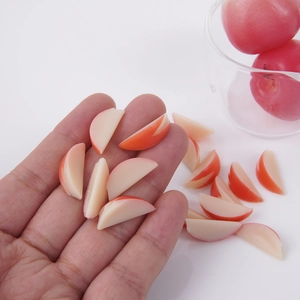 Miniature 2cm realistic artificial apple slices for DIY dollhouse and food play crafts