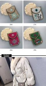 Détail du sac à bandoulière bohème fait main avec motifs ethniques et broderie de perles