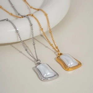 Pendentifs en perles carrées dorées et argentées sur colliers en acier inoxydable chic