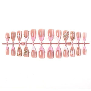 Faux ongles amande 3D avec fleurs blanches et perles sur pointes French roses élégantes