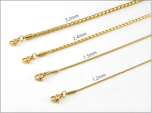 Détail de chaînes à billes en acier plaqué or 18K, largeurs de 1,2 mm à 3,2 mm disponibles