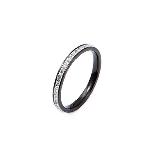 Bague éternité en acier titane noir avec pierres de zircon blanc incrustées