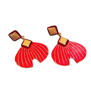 Elegant red and gold fish tail drop earrings with fan-shaped enamel fold design