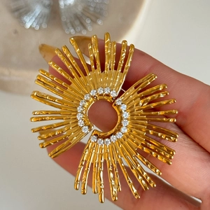 Vintage Sunburst Earrings 18K Gold Plated Stainless Steel Fan Shaped With White Zircon Hammered Metal Texture