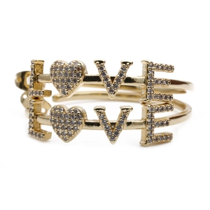 Boucles d'oreilles LOVE dorées avec cœur et oxydes de zirconium scintillants