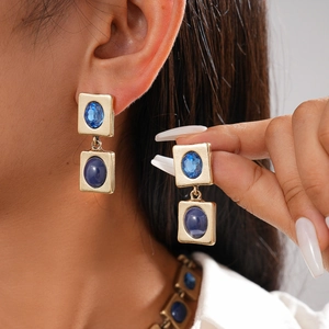 Vintage goldene geometrische rechteckige Ohrhänger mit ovalen blauen Edelsteinen