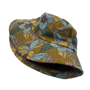 Floral sun hat with face shield and wide brim in olive green for outdoor protection