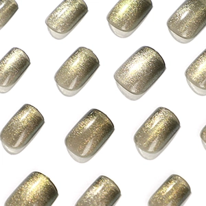 Champagne kattenoog press-on kunstnagels met glitterafwerking