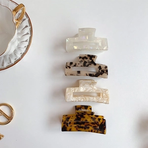 Lot de 4 pinces à cheveux carrées en acétate avec motifs marbre, nacre et écaille de tortue