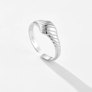 Minimalist 925 sterling silver open ring with diagonal textured surface for women