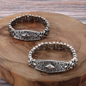 Bracelet En Acier Inoxydable Vintage Pour Hommes Plaque Losange Sculptée Gothique Bijoux De Main Rétro Biker