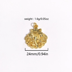 Détail du pendentif coquillage doré avec dimensions de 24mm et poids de 1,6g